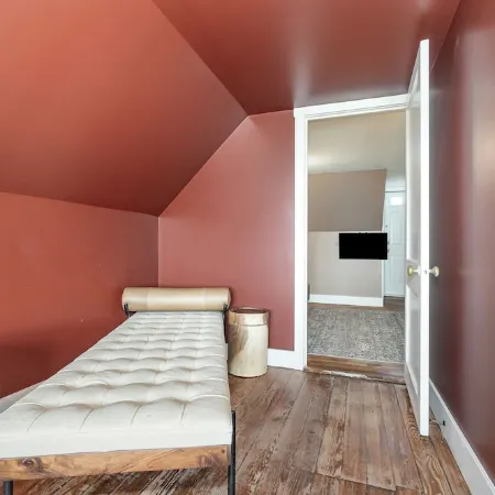 Gettysburg Home sleeps 10 with parking and Game Room.  Just off the square.