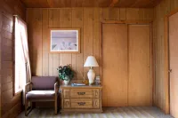 Scenic Bay Motel room 3