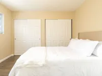 Walkable condo in heart of vibrant D/n Redmond,  m/s from Microsoft, woodinville Hotel di Redmond