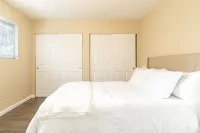 Walkable condo in heart of vibrant D/n Redmond,  m/s from Microsoft, woodinville