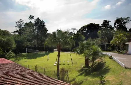 Farm in Cotia - São Paulo, Gated Community, Cozy, 45 min from SP.
