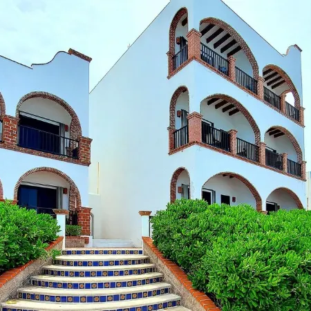 Courtyard Villa "Oaxaca" with a/c and pool      5 min stroll to beach