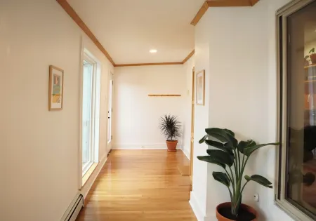 The Maple Flat: high end 2-bedroom apartment in Blairsville