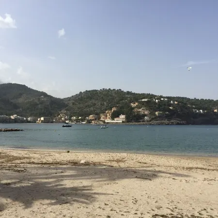 Sea front apartment with spectacular views over the harbor (AC, WIFI and SAT TV)