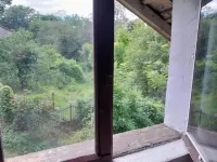 Fully-equipped, riverside T1 apartment.
