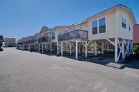 Super Nice Quiet Beach Cottage, Pvt Parking, WiFi, Cozy, Spotless, Comfortable.