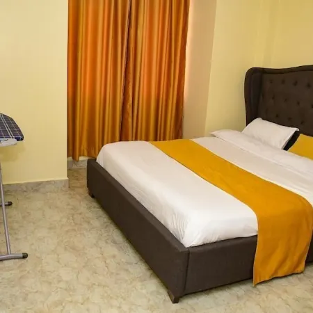 Cozy brand-new fully furnished 2 bedroom, 2 bath suite 5min from city center