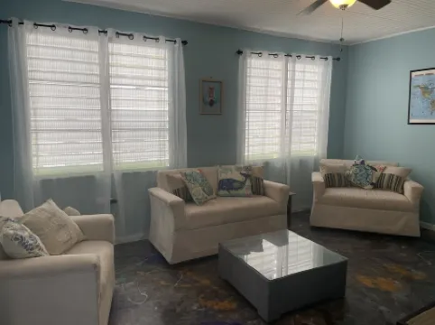 Peaceful, fully renovated home that is solar powered!