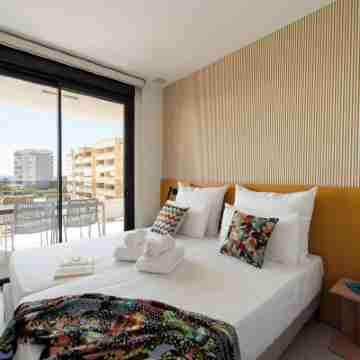 Lucentina Line BE Line Group Rooms