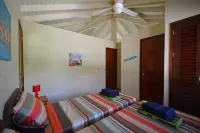 Spacious detached villa for 6 people on the beach of Blue Bay Curacao