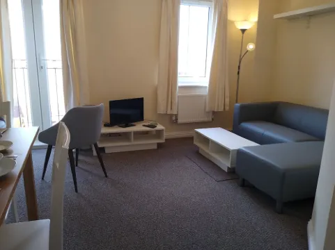 For walkers. sea-lovers and cyclists - a delightful 2-bedroom townhouse! Hotels in Port Talbot