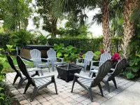 Recently Updated 2/2 Home with Hot Tub, 1 Mile to Beach Hotels near Costco Wholesale