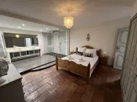 Quiet Provencal villa with heated pool - 6 bdrms Hotel a Le Rouret