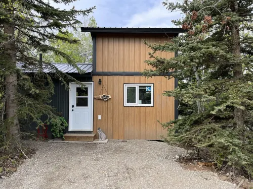 Payne Lake Wilderness Huts - Wolf's Lair 카드스톤 카운티 호텔