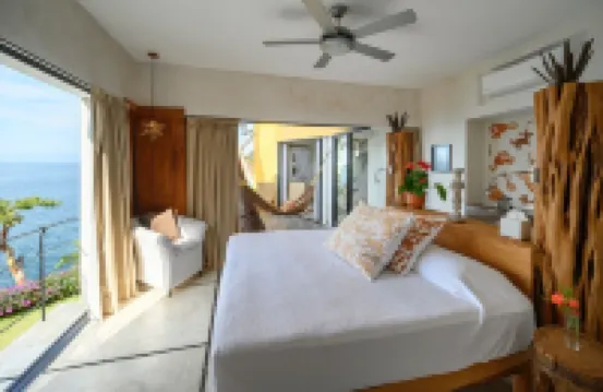 Villa Mandarina's Ocean Front Estate 8-16 Bedrooms Price Listed is for 8 Rooms. Hotel di 