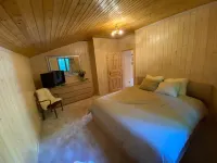 FOR QUIET LOVERS WITH A VIEW Hotels in Ayer