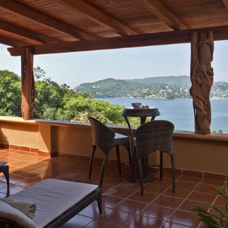 Indulgent, Romantic and Utterly Private—Relax in Affordable Luxury 3BR