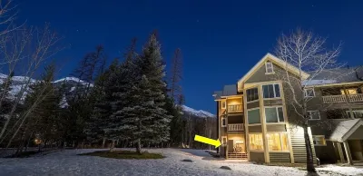 On mountain 2 bedroom 2 bathroom condo, access to hot tub and sauna Hotels near Fernie Alpine Resort