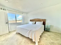 Guest Cottage in Beach Community near golf, marina and tennis.
