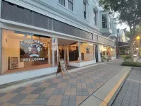 Blue Rose Bungalow: Downtown vibe w/1896 charm. Lake Life. Gym. Kitchen. Parking Hotels in Hartwell