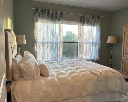 Smith Lake Luxury Home w/ Private Dock, Kayaks, Hot Tub, Fire Pit, Grill, & More Hotels in Winston County