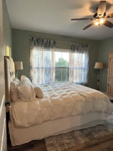 Smith Lake Luxury Home w/ Private Dock, Kayaks, Hot Tub, Fire Pit, Grill, & More