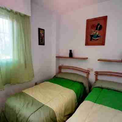 SPECIAL FAMILIES, WI-FI, BEACH, POOL, SPORTS TRACKS Rooms
