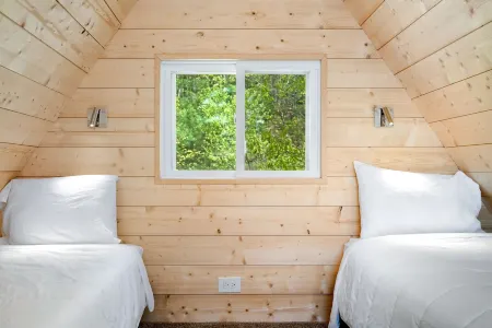 Unique A-Frame cabin/Sauna /Pet friendly /Nearby Trails