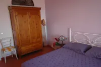 Watching The Horizon in residence with swimming pool for a fee Hotels in Monteverdi Marittimo