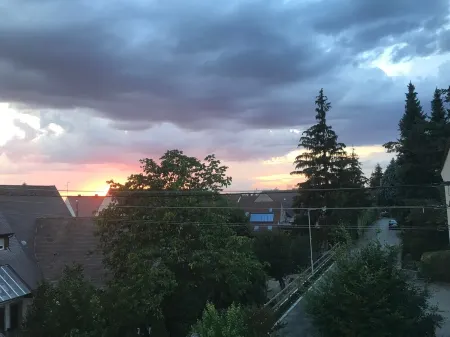 Lovingly furnished apartment in the heart of Haltingen, 15 minutes to Basel Отели в г. Вайль-на-Рейне