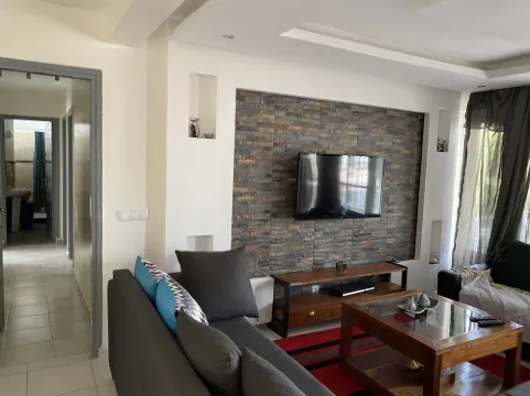 Apartment in Mermoz, recently renovated. Daily cleaning included.