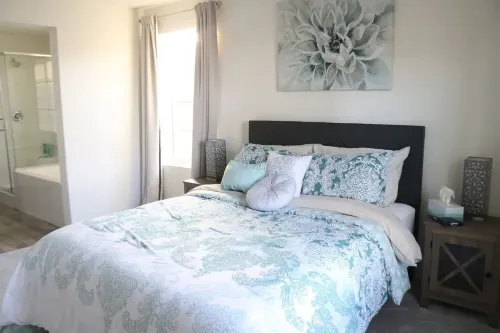 Brand new Luxury 4 bedroom home close to the beach