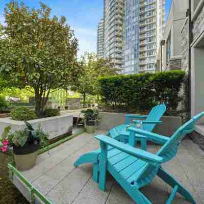 Luxury 3 Bedroom Townhome in Downtown Vancouver with Rooftop Patio Others
