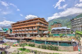 Snow Flakes Resort and Spa Centrally Heated Luxury Resort