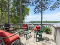 Peaceful Lake House on Whitefish Chain w/2 King Beds, Dock, LilyPad, Sup Hotel a Crosslake