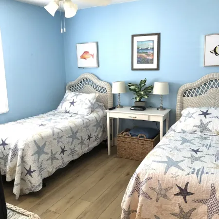 2 bedroom condo across from #1 Rated Siesta Key Beach