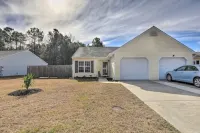 Beautiful Home 2 mins from MCAS Cherry Point and only 15 miles from the beach! Hotel a Havelock