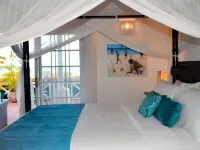 HOLIDAY DISCOUNTS!! PANORAMIC SEA VIEWS! LUXURY, POOL, OVERLOOKS JOLLY HARBOUR Hotel a 