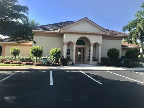 13 minutes to beach 3bed/2bath Condo