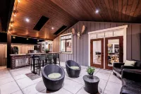 Escape to The Antler House, a spacious rural retreat!