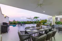 Beautiful Modern Villa Ferraj, Amazing Sea Views! Hotels in Mount Standfast