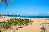 Ocean-Front, Family-Friendly Condo in Playa Azul, Luquillo. Sleeps up to 8! - Beach