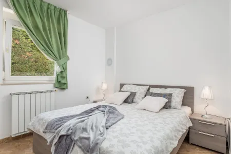 Enjoy the sea view | Modern apartment in the idyllic Cizici contact with the owner