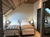 Villa 200 m from Lake Annecy with terrace and parking Hoteles en Sévrier