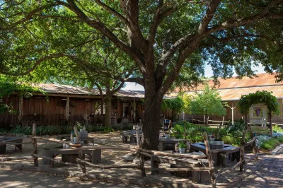 Old Mills Resort OM A14 Các khách sạn gần Oakwood Baptist Church