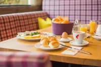 Hotel Bacher Asitzstubn - breakfast