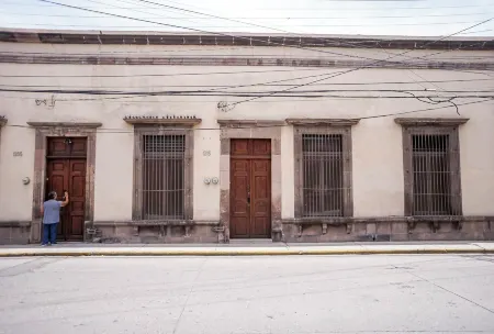 Departamento Morelos SLP Centro Historico Отели рядом с достопримечательностью «Parque Central-Nara Garden»