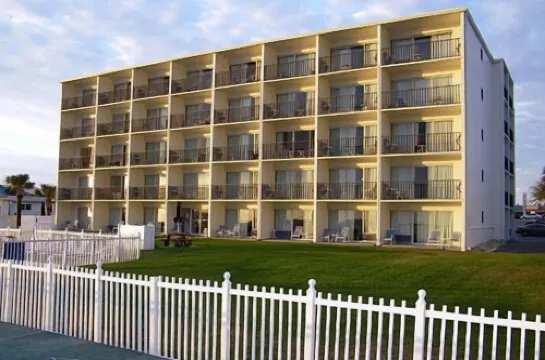 Traders Inn Beach Club Hotels in Ormond-by-the-Sea