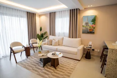 Monumental Suite: Elegant Modern Apt, Stunning City Views & Rooftop Pool.  호텔