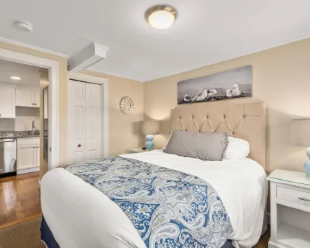 Guest House Suites Hotels in Salisbury
